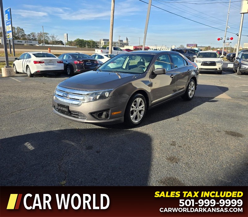 Ford Fusion Vehicle Full-screen Gallery Image 3