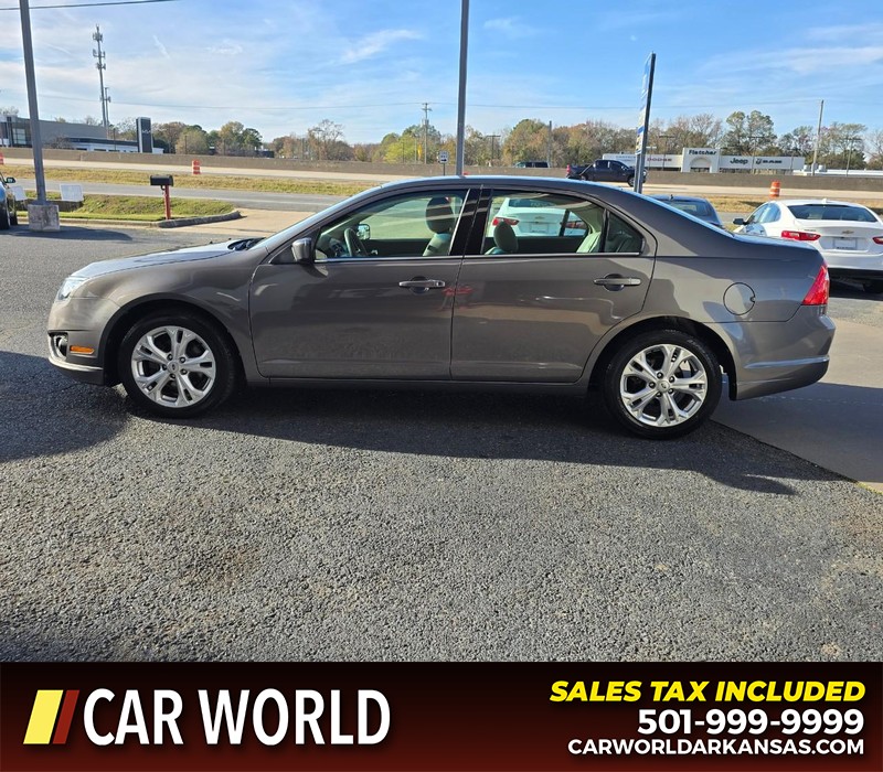 Ford Fusion Vehicle Full-screen Gallery Image 4