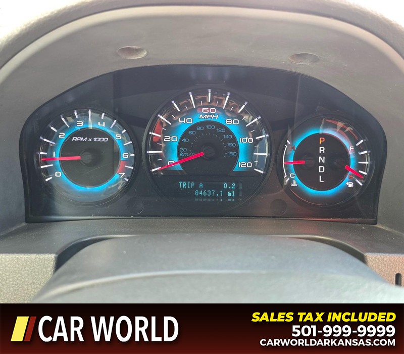 Ford Fusion Vehicle Full-screen Gallery Image 17