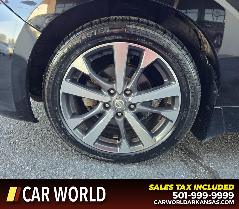 Nissan Altima Vehicle Full-screen Gallery Image 6