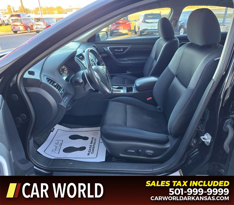 Nissan Altima Vehicle Full-screen Gallery Image 8