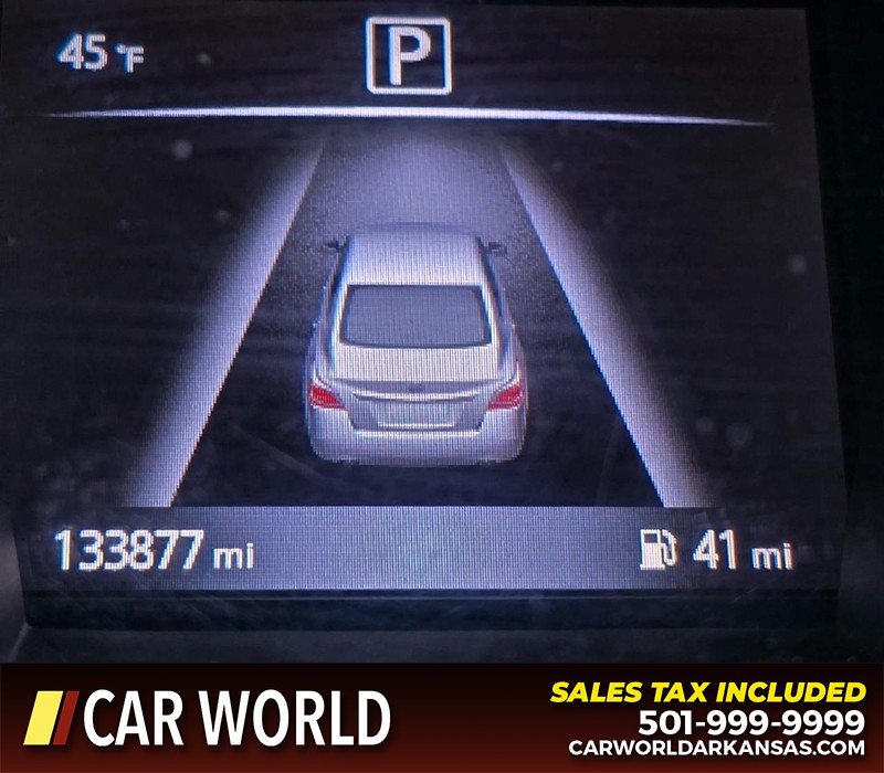 Nissan Altima Vehicle Full-screen Gallery Image 16