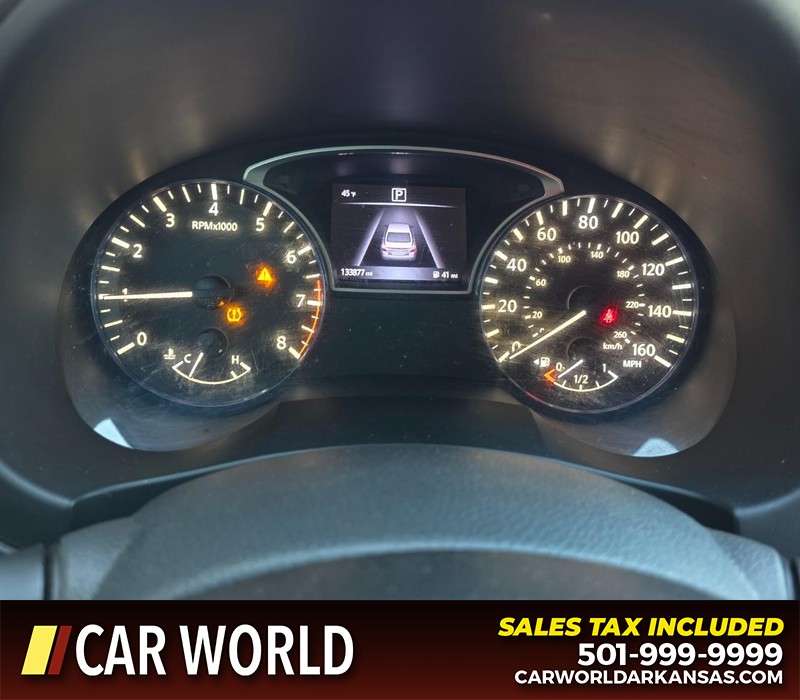 Nissan Altima Vehicle Full-screen Gallery Image 17