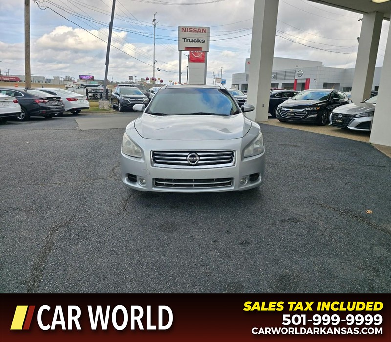 Nissan Maxima Vehicle Full-screen Gallery Image 2