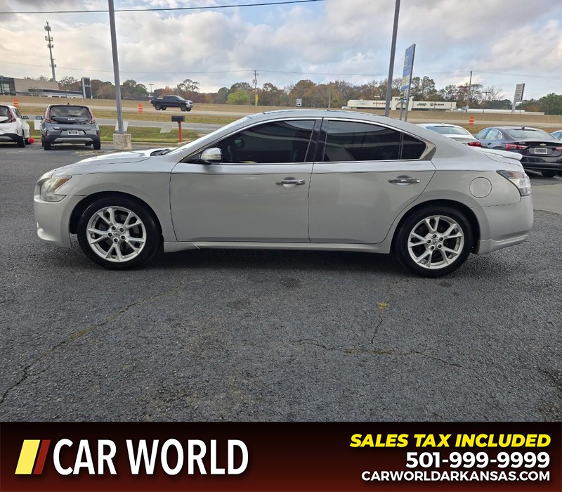 Nissan Maxima Vehicle Full-screen Gallery Image 4