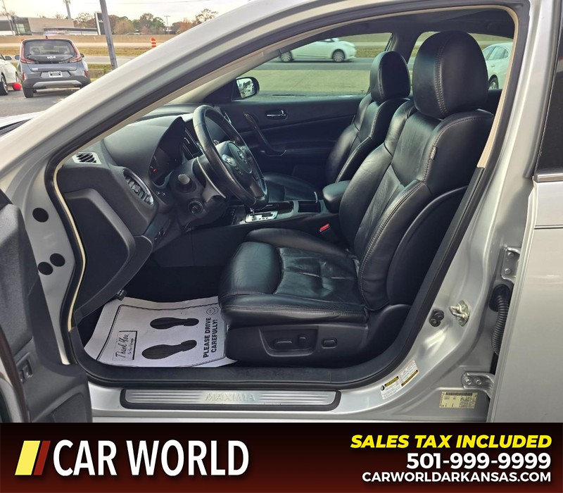 Nissan Maxima Vehicle Full-screen Gallery Image 8