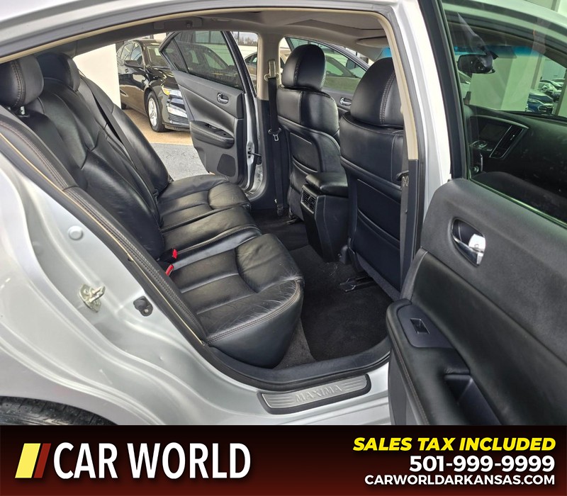 Nissan Maxima Vehicle Full-screen Gallery Image 12