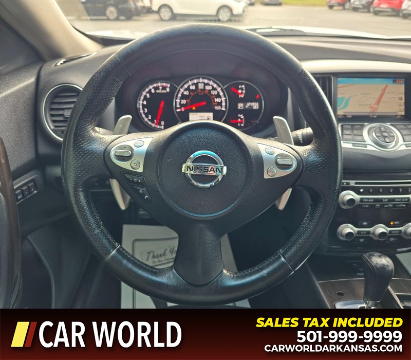 Nissan Maxima Vehicle Full-screen Gallery Image 14