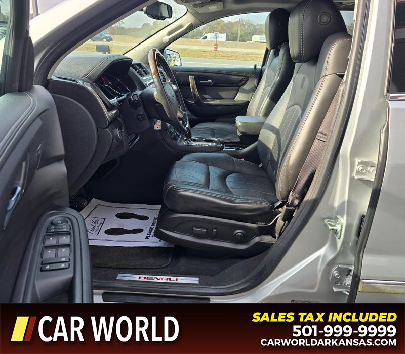 GMC Acadia Vehicle Full-screen Gallery Image 8