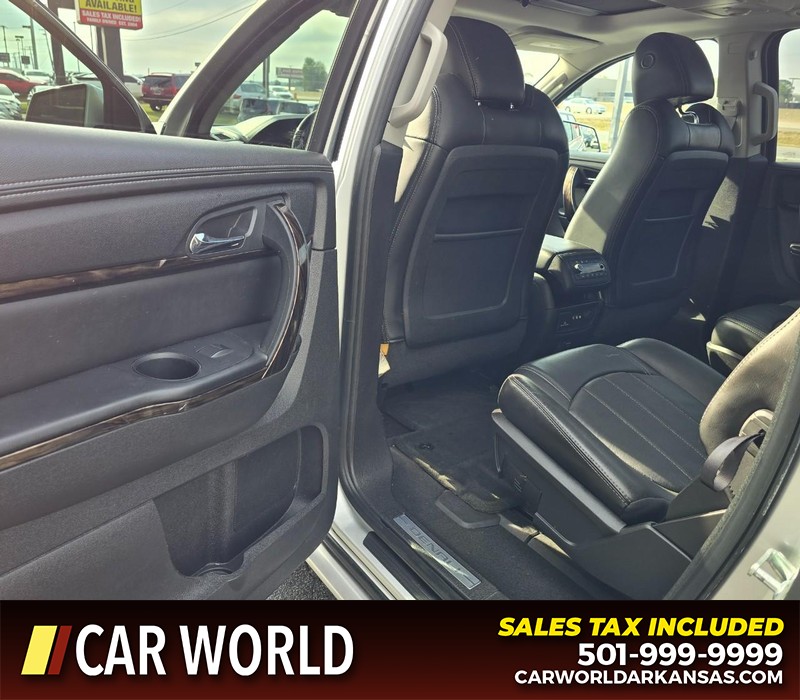 GMC Acadia Vehicle Full-screen Gallery Image 9