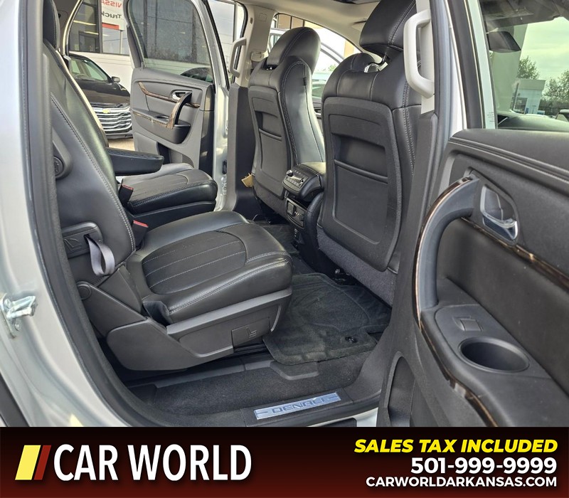 GMC Acadia Vehicle Full-screen Gallery Image 13