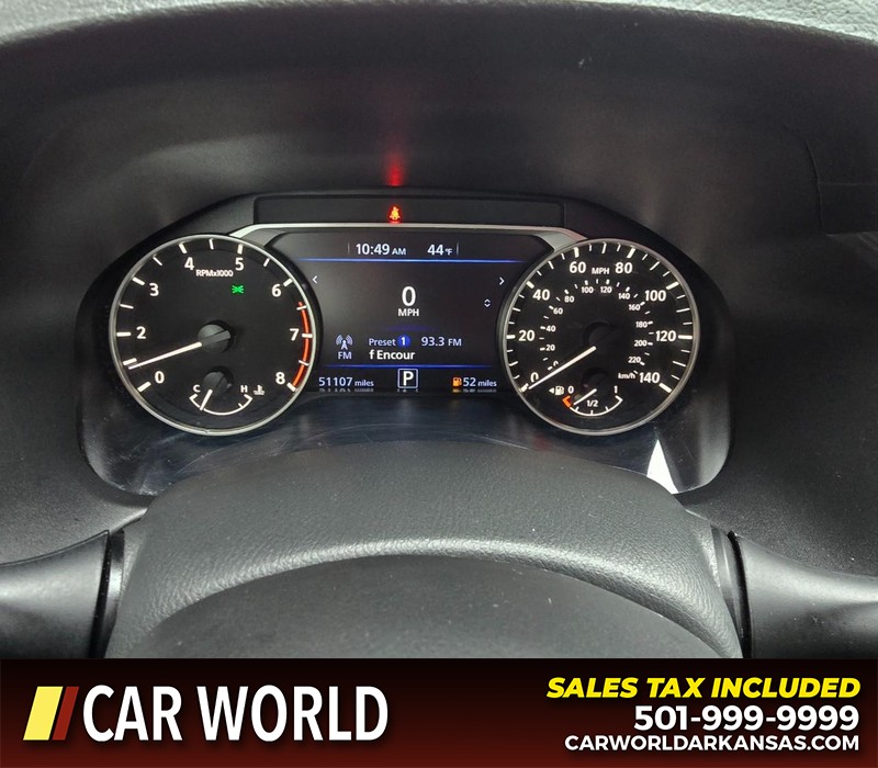 Nissan Altima Vehicle Full-screen Gallery Image 17