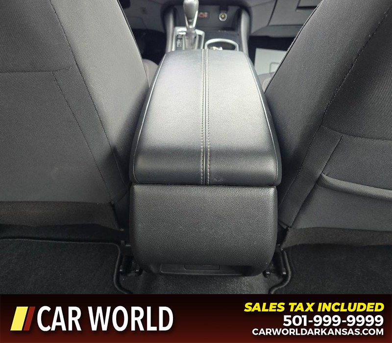 Nissan Altima Vehicle Full-screen Gallery Image 19