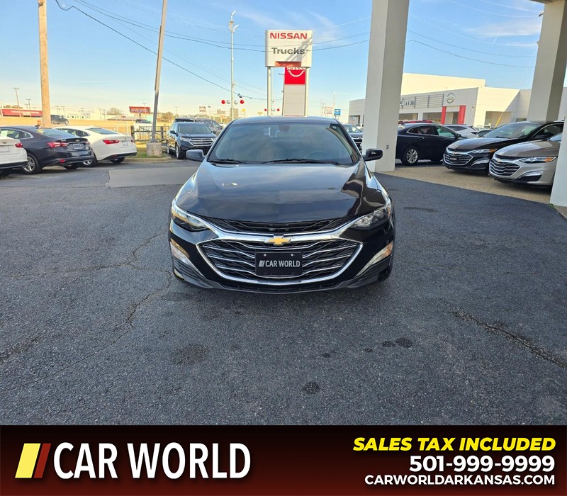 Chevrolet Malibu Vehicle Full-screen Gallery Image 2