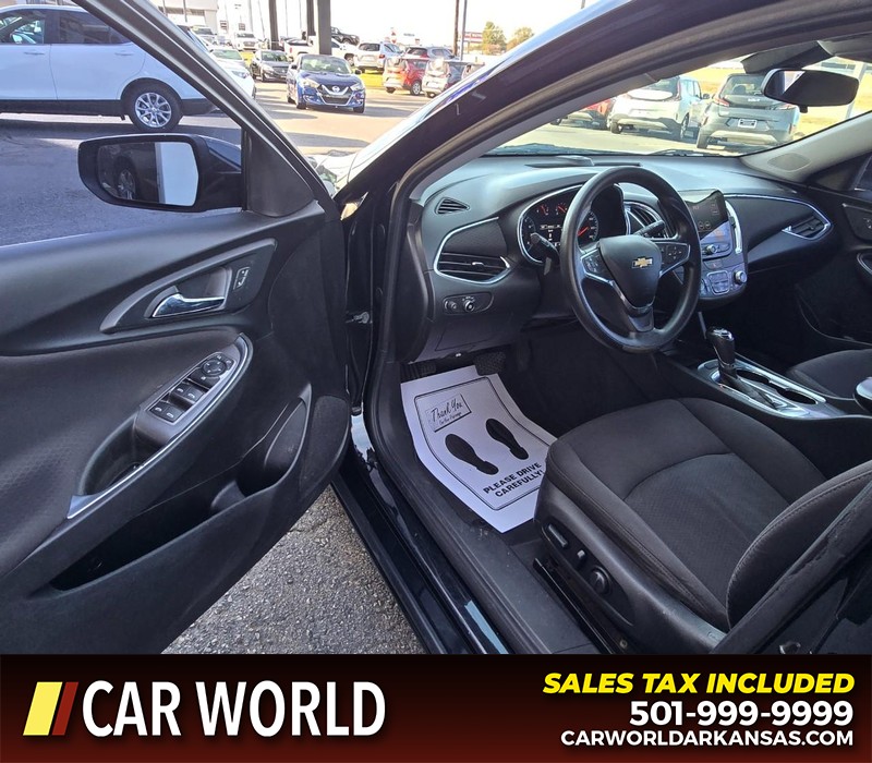 Chevrolet Malibu Vehicle Full-screen Gallery Image 7