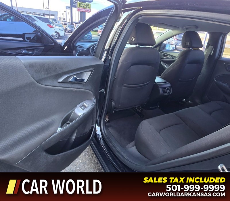 Chevrolet Malibu Vehicle Full-screen Gallery Image 9