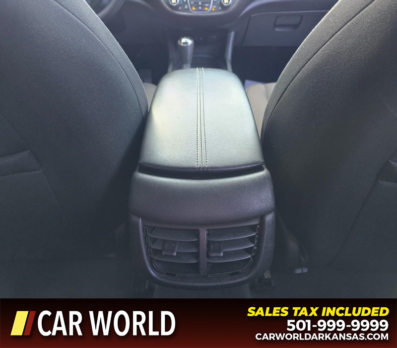 Chevrolet Malibu Vehicle Full-screen Gallery Image 19