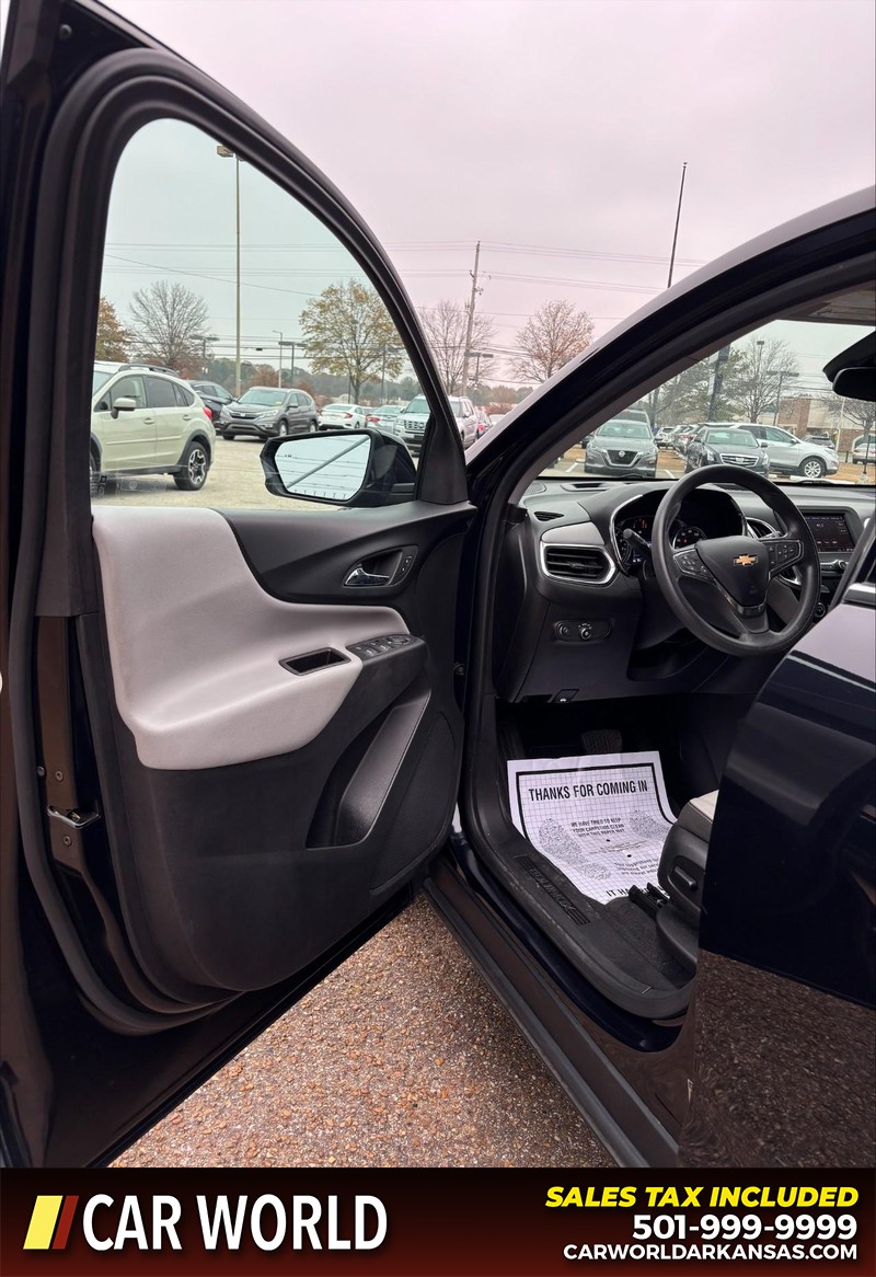 Chevrolet Equinox Vehicle Full-screen Gallery Image 11