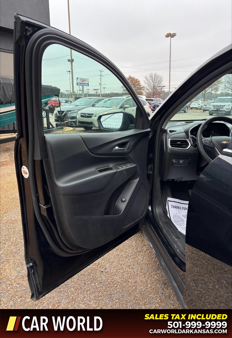 Chevrolet Equinox Vehicle Full-screen Gallery Image 10