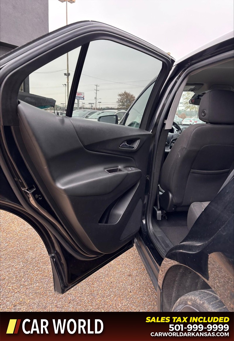 Chevrolet Equinox Vehicle Full-screen Gallery Image 12