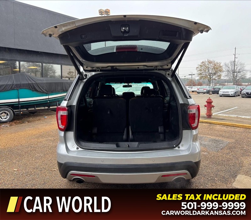 Ford Explorer Vehicle Full-screen Gallery Image 5