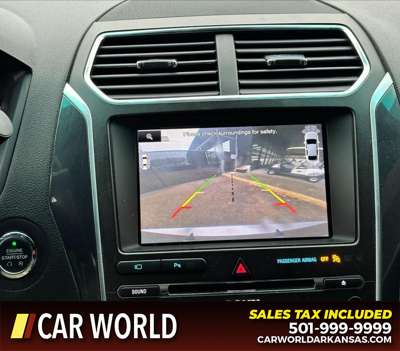 Ford Explorer Vehicle Full-screen Gallery Image 17