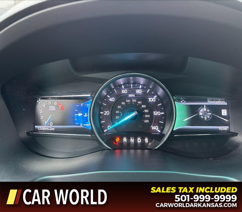 Ford Explorer Vehicle Full-screen Gallery Image 19