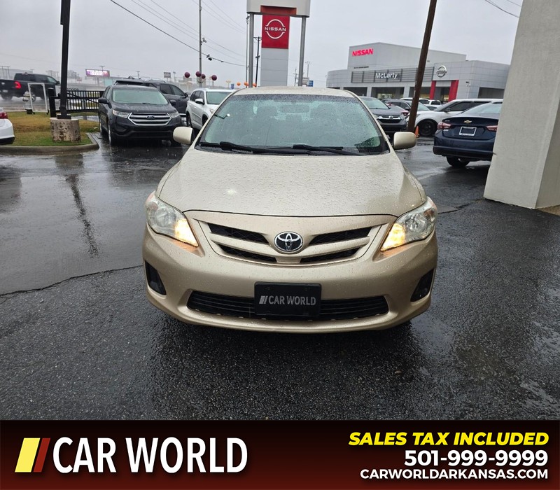 Toyota Corolla Vehicle Full-screen Gallery Image 2