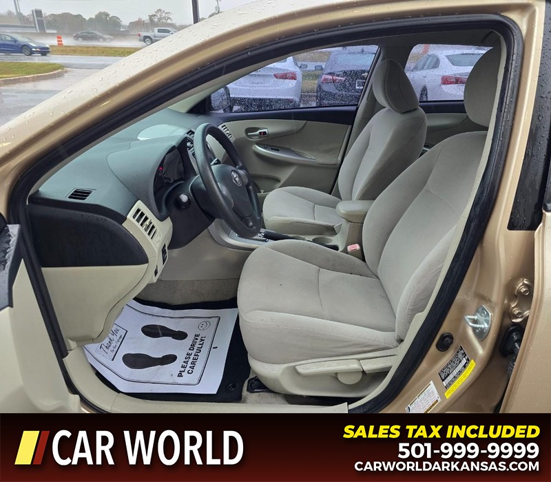 Toyota Corolla Vehicle Full-screen Gallery Image 8