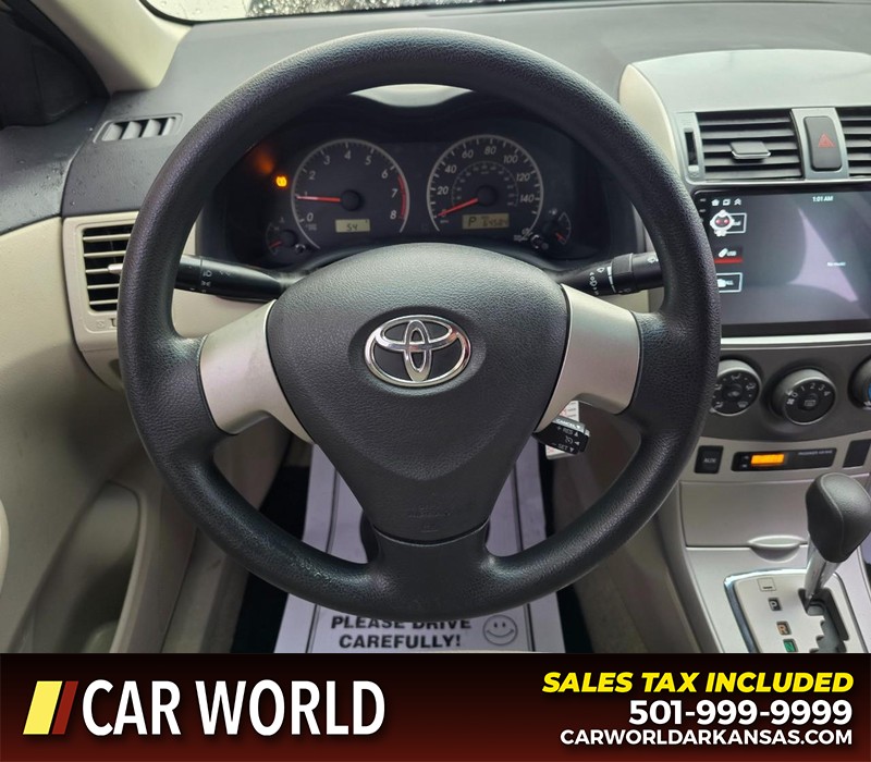 Toyota Corolla Vehicle Full-screen Gallery Image 15
