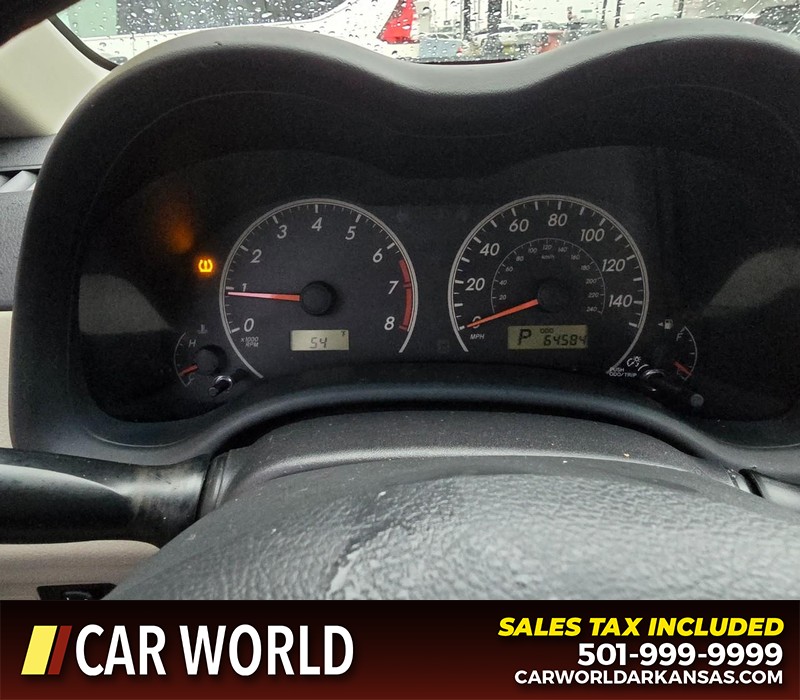 Toyota Corolla Vehicle Full-screen Gallery Image 17