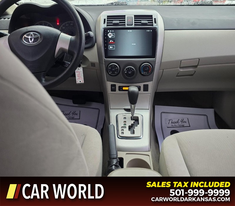 Toyota Corolla Vehicle Full-screen Gallery Image 18