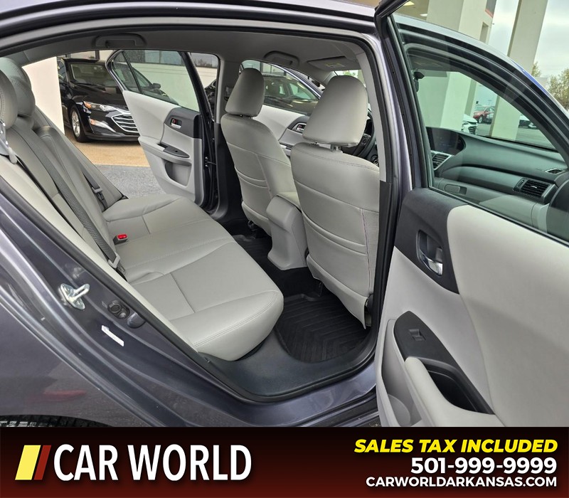 Honda Accord Sedan Vehicle Full-screen Gallery Image 12