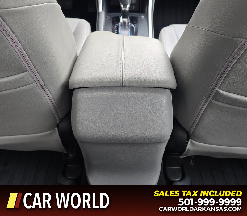 Honda Accord Sedan Vehicle Full-screen Gallery Image 18