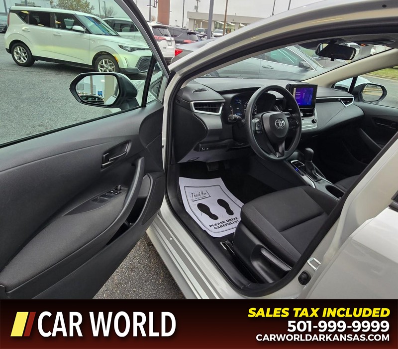 Toyota Corolla Vehicle Full-screen Gallery Image 7