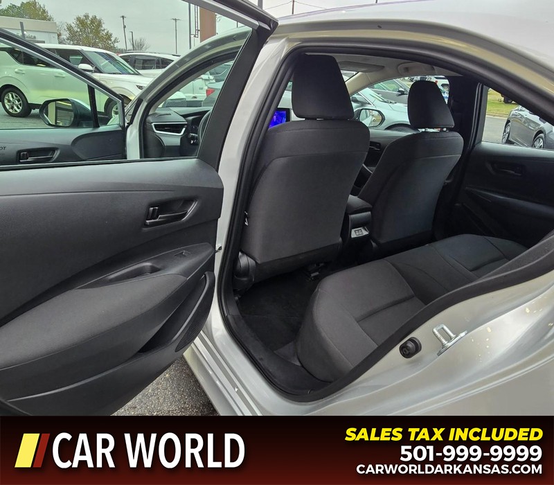 Toyota Corolla Vehicle Full-screen Gallery Image 9