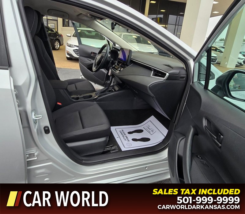 Toyota Corolla Vehicle Full-screen Gallery Image 11