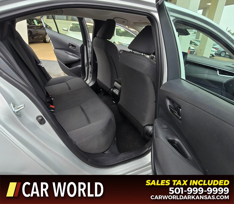 Toyota Corolla Vehicle Full-screen Gallery Image 12