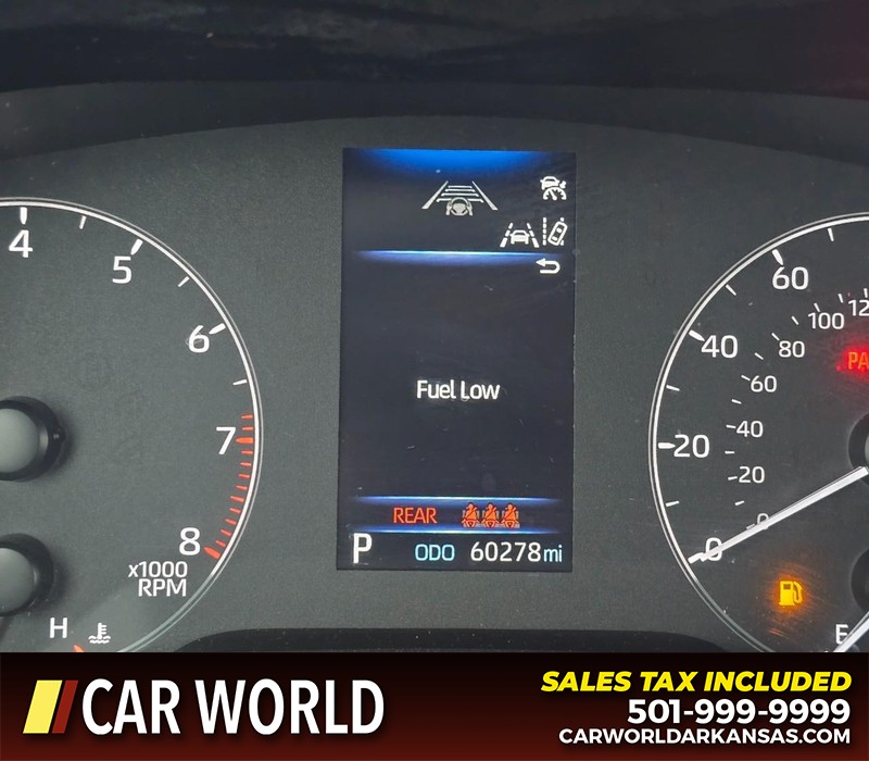 Toyota Corolla Vehicle Full-screen Gallery Image 16