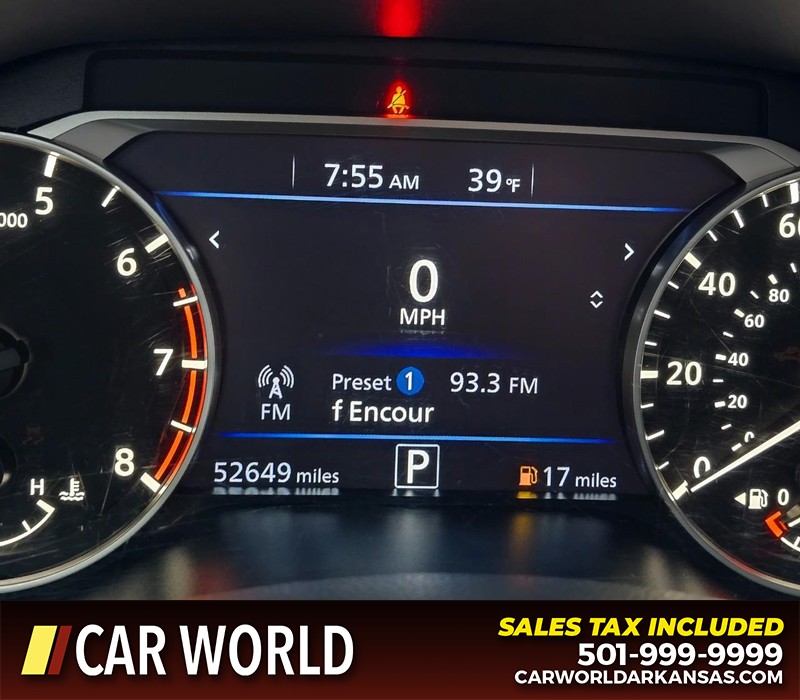 Nissan Altima Vehicle Full-screen Gallery Image 16