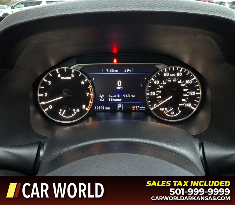 Nissan Altima Vehicle Full-screen Gallery Image 17