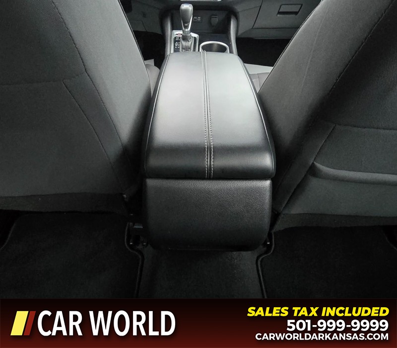 Nissan Altima Vehicle Full-screen Gallery Image 19