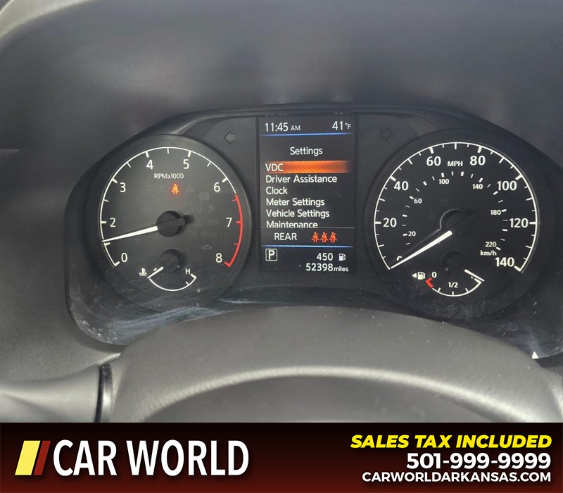 Nissan Altima Vehicle Full-screen Gallery Image 17