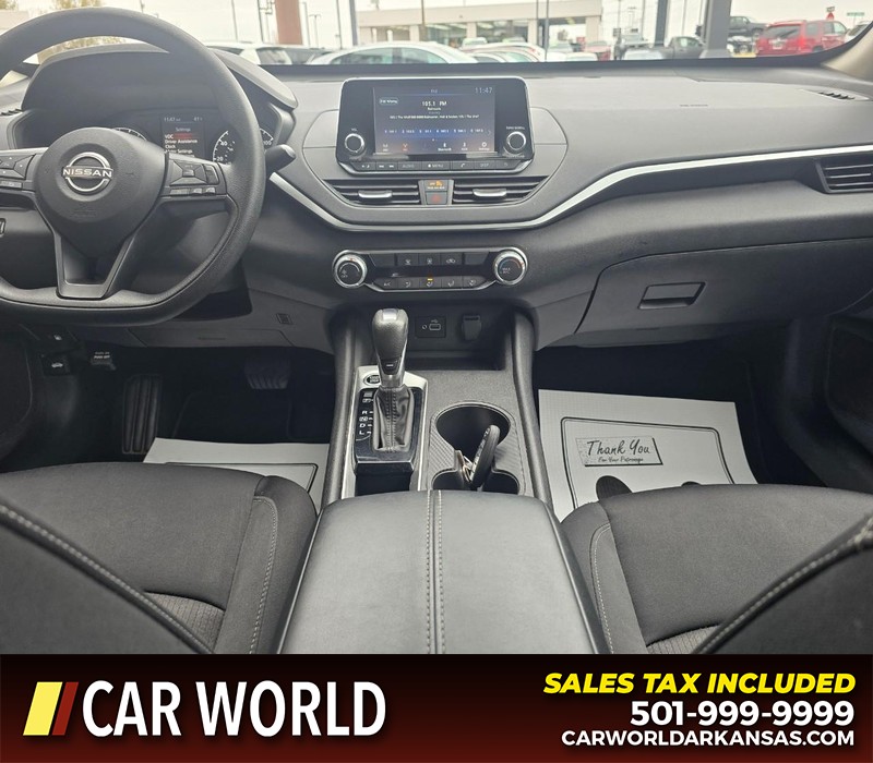 Nissan Altima Vehicle Full-screen Gallery Image 18