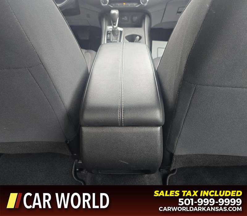 Nissan Altima Vehicle Full-screen Gallery Image 19