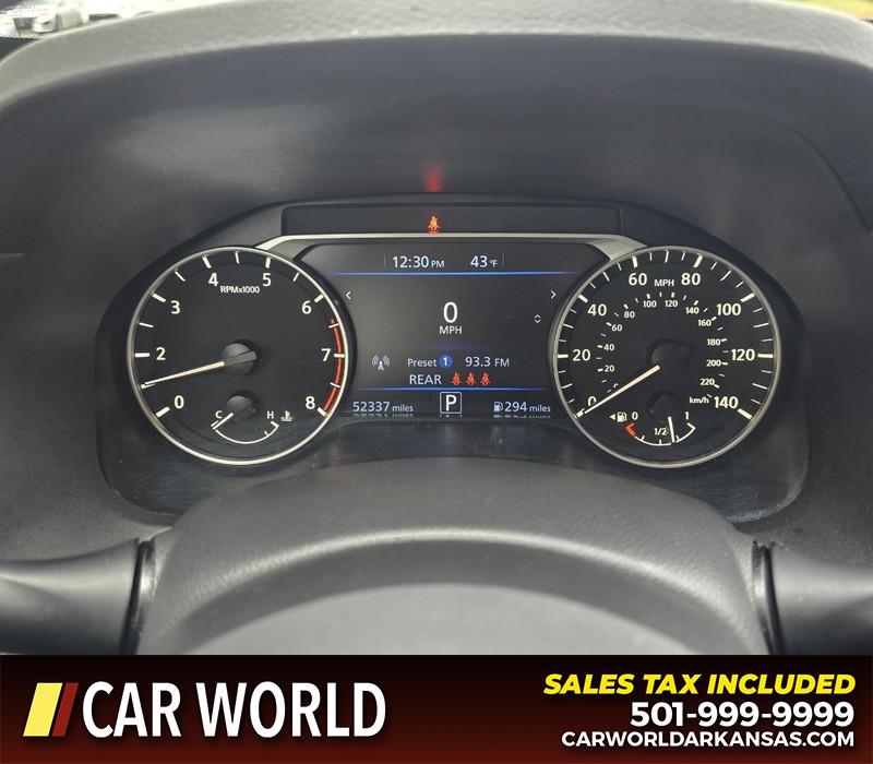 Nissan Altima Vehicle Full-screen Gallery Image 17