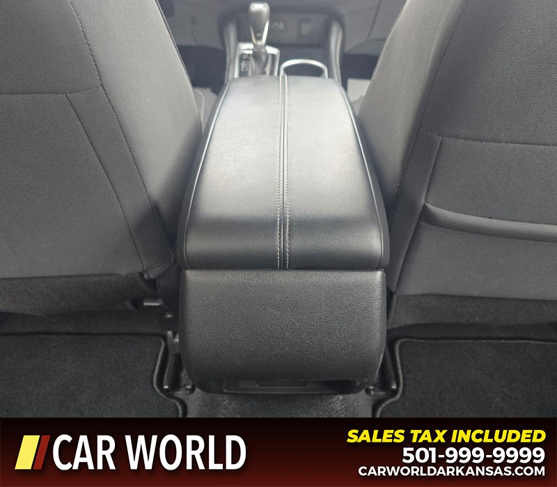 Nissan Altima Vehicle Full-screen Gallery Image 19