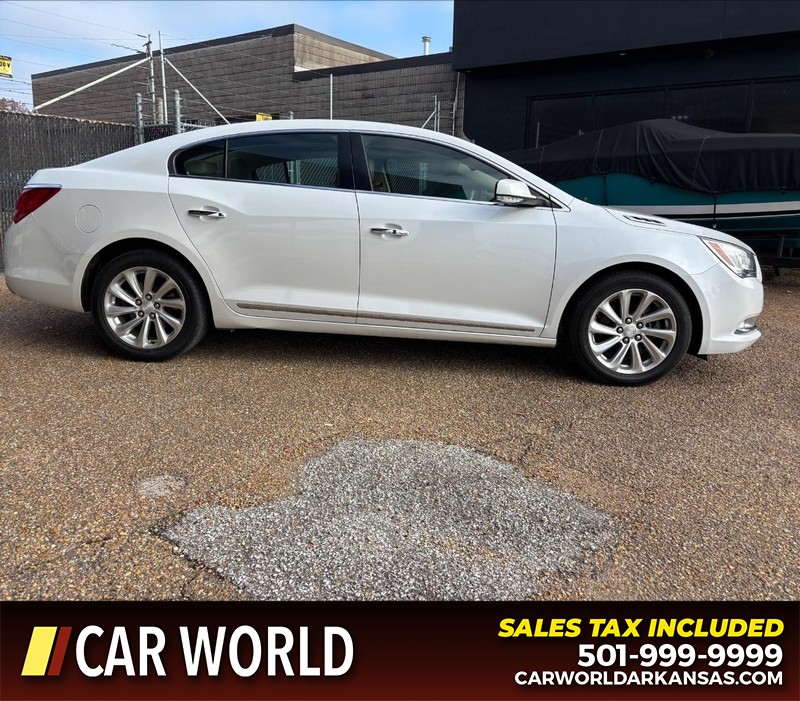 Buick LaCrosse Vehicle Full-screen Gallery Image 2