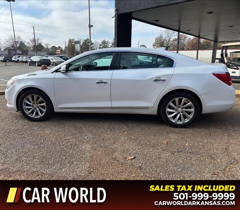 Buick LaCrosse Vehicle Full-screen Gallery Image 8