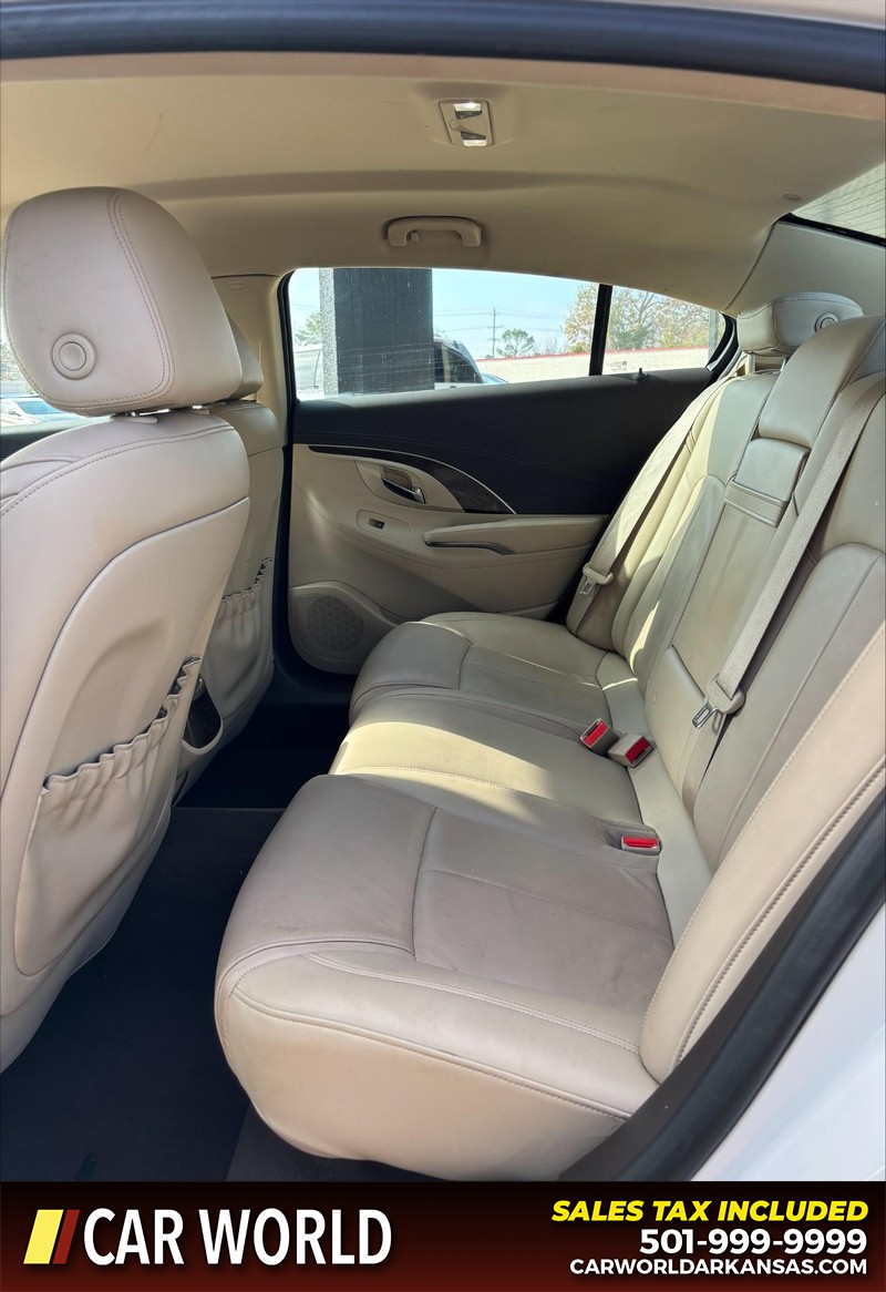 Buick LaCrosse Vehicle Full-screen Gallery Image 14